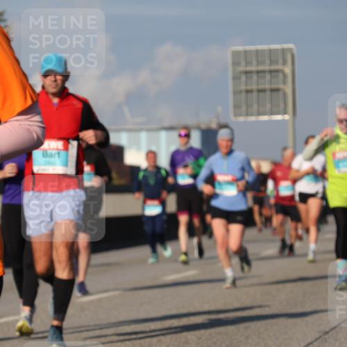 03.10.2025 - Köhlbrandbrückenlauf Luisa Fischer http://msf.ph/oto/9012358 03.10.2025 10:55:20 Position 3 58 meine-sportfotos.de