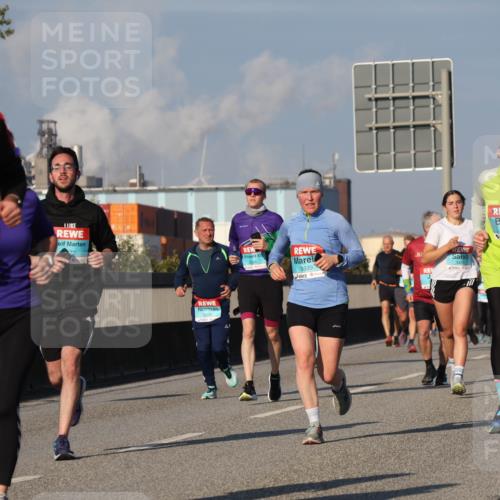 03.10.2025 - Köhlbrandbrückenlauf Luisa Fischer http://msf.ph/oto/9012363 03.10.2025 10:55:20 Position 3 2450, 3539, 1401, 2679 meine-sportfotos.de