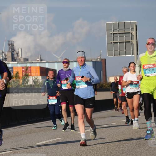 03.10.2025 - Köhlbrandbrückenlauf Luisa Fischer http://msf.ph/oto/9012368 03.10.2025 10:55:21 Position 3 3539, 1401, 2679, 3709 meine-sportfotos.de