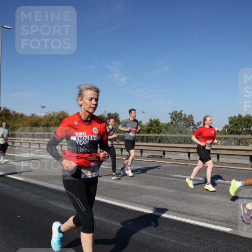 03.10.2025 - Köhlbrandbrückenlauf Julia Fischer http://msf.ph/oto/9012371 03.10.2025 13:02:49 Position 3  meine-sportfotos.de