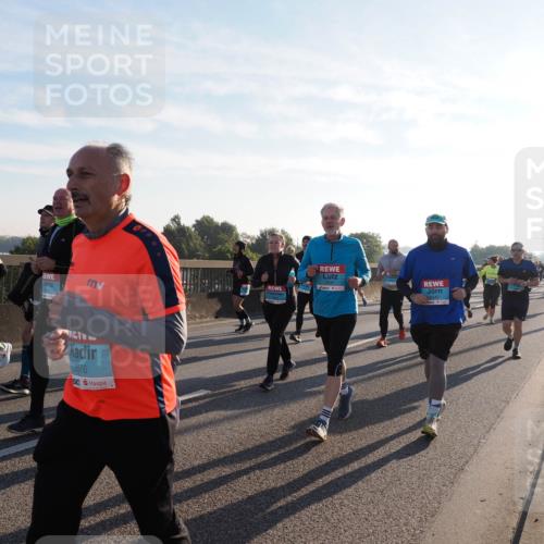 03.10.2025 - Köhlbrandbrückenlauf Fabian Wolf http://msf.ph/oto/9012384 03.10.2025 09:23:05 Position 3 3576, 2037, 2142 meine-sportfotos.de