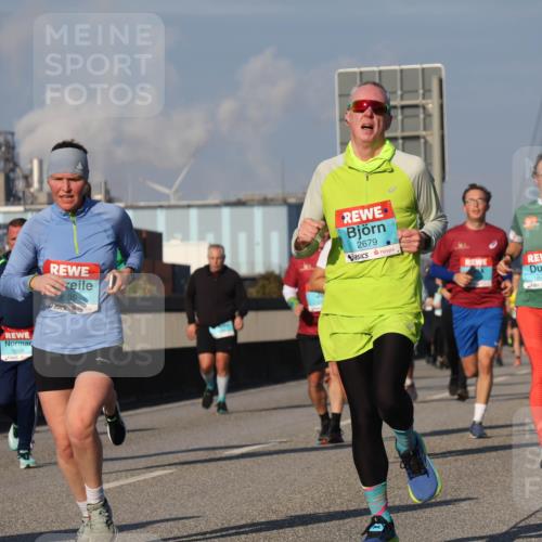 03.10.2025 - Köhlbrandbrückenlauf Luisa Fischer http://msf.ph/oto/9012386 03.10.2025 10:55:23 Position 3 3539, 1805, 2679, 3709, 3707 meine-sportfotos.de