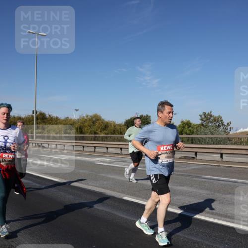 03.10.2025 - Köhlbrandbrückenlauf Julia Fischer http://msf.ph/oto/9012388 03.10.2025 13:02:51 Position 3 4889 meine-sportfotos.de
