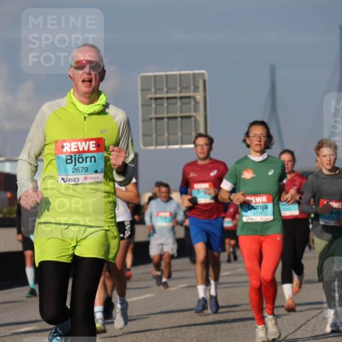 03.10.2025 - Köhlbrandbrückenlauf Luisa Fischer http://msf.ph/oto/9012395 03.10.2025 10:55:24 Position 3 2679, 3709 meine-sportfotos.de