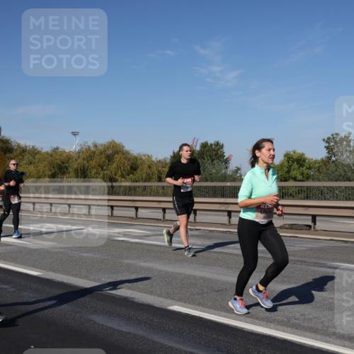 03.10.2025 - Köhlbrandbrückenlauf Julia Fischer http://msf.ph/oto/9012409 03.10.2025 13:02:56 Position 3  meine-sportfotos.de