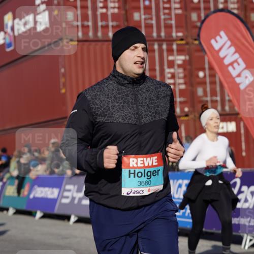 03.10.2025 - Köhlbrandbrückenlauf Michael Burmester http://msf.ph/oto/9012411 03.10.2025 10:12:53 Ziel 1015, 1331, 1469, 1470, 1521, 1535, 1632, 1685, 2006, 2799, 3075, 3381, 3395, 3549, 3550, 3615, 3648, 3680, 3723 meine-sportfotos.de