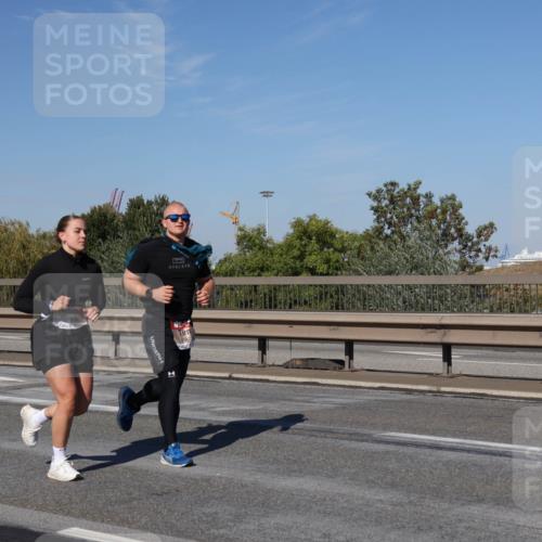 03.10.2025 - Köhlbrandbrückenlauf Julia Fischer http://msf.ph/oto/9012420 03.10.2025 13:02:59 Position 3  meine-sportfotos.de