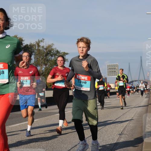 03.10.2025 - Köhlbrandbrückenlauf Luisa Fischer http://msf.ph/oto/9012459 03.10.2025 10:55:30 Position 3 3709, 1901, 1818, 3707 meine-sportfotos.de