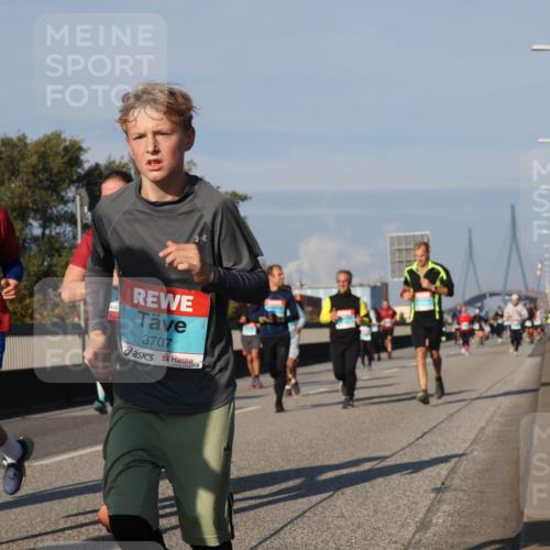 03.10.2025 - Köhlbrandbrückenlauf Luisa Fischer http://msf.ph/oto/9012465 03.10.2025 10:55:30 Position 3 901, 3707 meine-sportfotos.de