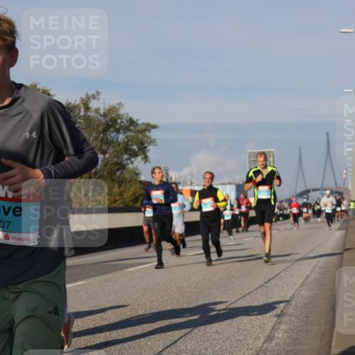 03.10.2025 - Köhlbrandbrückenlauf Luisa Fischer http://msf.ph/oto/9012468 03.10.2025 10:55:31 Position 3 3707 meine-sportfotos.de