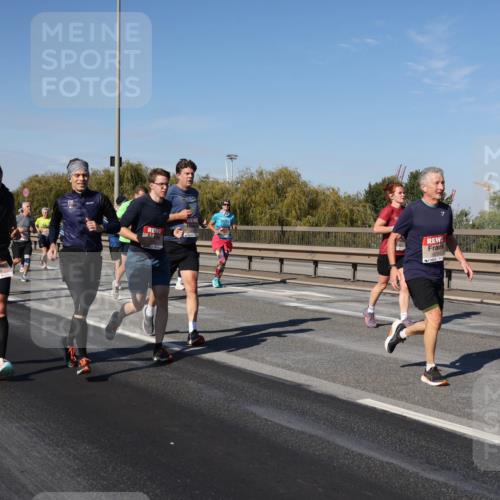 03.10.2025 - Köhlbrandbrückenlauf Julia Fischer http://msf.ph/oto/9012492 03.10.2025 13:03:16 Position 3 6700 meine-sportfotos.de