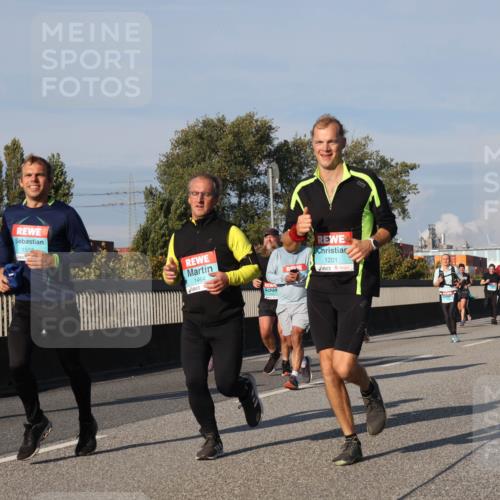 03.10.2025 - Köhlbrandbrückenlauf Luisa Fischer http://msf.ph/oto/9012505 03.10.2025 10:55:34 Position 3 1450, 1559, 1464, 1201 meine-sportfotos.de