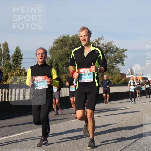 03.10.2025 - Köhlbrandbrückenlauf Luisa Fischer http://msf.ph/oto/9012506 03.10.2025 10:55:34 Position 3 1558, 1464, 1201 meine-sportfotos.de