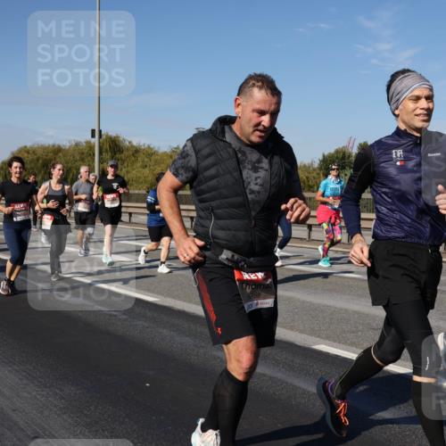 03.10.2025 - Köhlbrandbrückenlauf Julia Fischer http://msf.ph/oto/9012511 03.10.2025 13:03:18 Position 3 5858, 715, 2222 meine-sportfotos.de