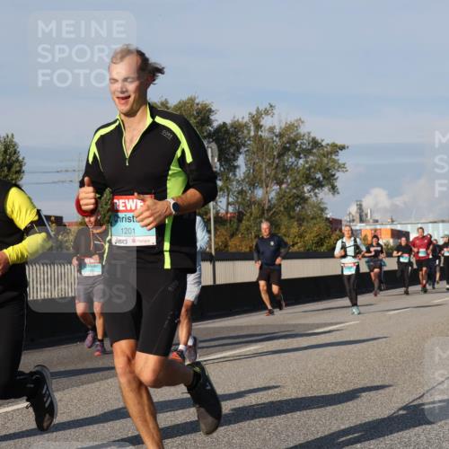 03.10.2025 - Köhlbrandbrückenlauf Luisa Fischer http://msf.ph/oto/9012512 03.10.2025 10:55:35 Position 3 1464, 1201 meine-sportfotos.de