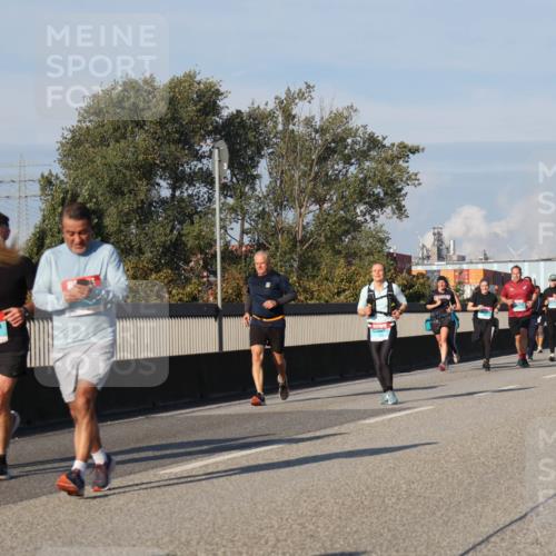 03.10.2025 - Köhlbrandbrückenlauf Luisa Fischer http://msf.ph/oto/9012519 03.10.2025 10:55:35 Position 3 1391 meine-sportfotos.de