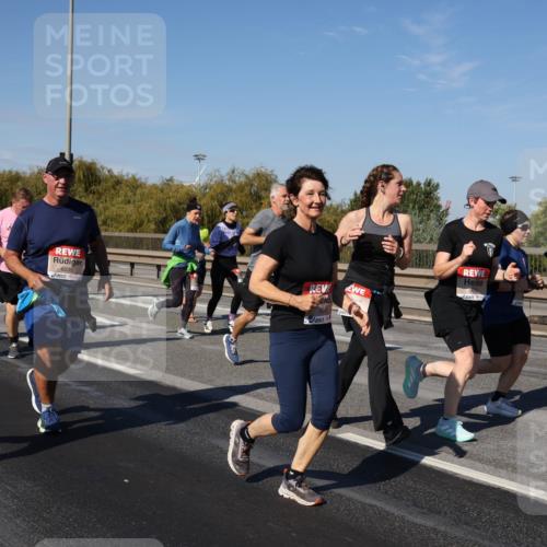 03.10.2025 - Köhlbrandbrückenlauf Julia Fischer http://msf.ph/oto/9012529 03.10.2025 13:03:20 Position 3 853, 6035 meine-sportfotos.de