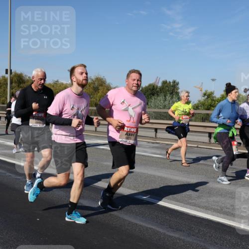 03.10.2025 - Köhlbrandbrückenlauf Julia Fischer http://msf.ph/oto/9012546 03.10.2025 13:03:22 Position 3 5449, 5873 meine-sportfotos.de