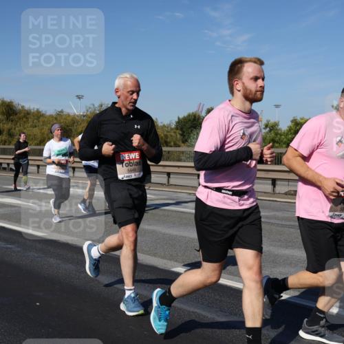 03.10.2025 - Köhlbrandbrückenlauf Julia Fischer http://msf.ph/oto/9012553 03.10.2025 13:03:22 Position 3 5449, 5873 meine-sportfotos.de
