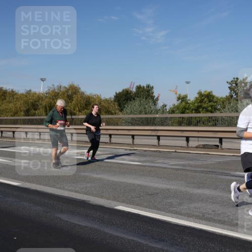 03.10.2025 - Köhlbrandbrückenlauf Julia Fischer http://msf.ph/oto/9012567 03.10.2025 13:03:25 Position 3  meine-sportfotos.de