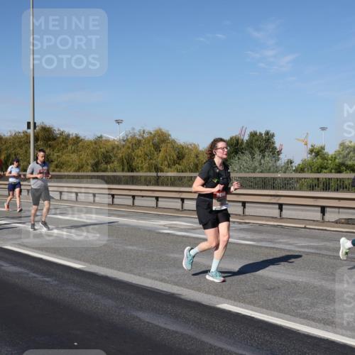 03.10.2025 - Köhlbrandbrückenlauf Julia Fischer http://msf.ph/oto/9012572 03.10.2025 13:03:29 Position 3  meine-sportfotos.de