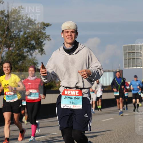 03.10.2025 - Köhlbrandbrückenlauf Luisa Fischer http://msf.ph/oto/9012600 03.10.2025 10:55:43 Position 3 3334, 1544 meine-sportfotos.de