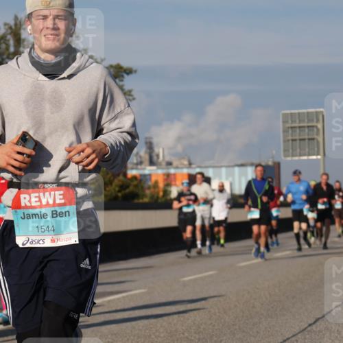 03.10.2025 - Köhlbrandbrückenlauf Luisa Fischer http://msf.ph/oto/9012615 03.10.2025 10:55:44 Position 3 1544 meine-sportfotos.de