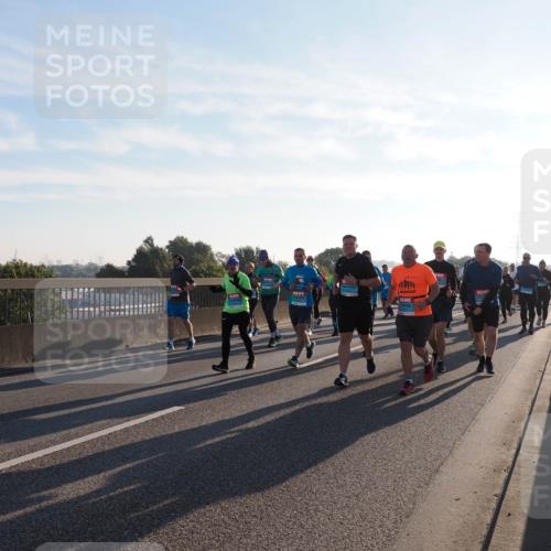 03.10.2025 - Köhlbrandbrückenlauf Fabian Wolf http://msf.ph/oto/9012618 03.10.2025 09:23:23 Position 3  meine-sportfotos.de