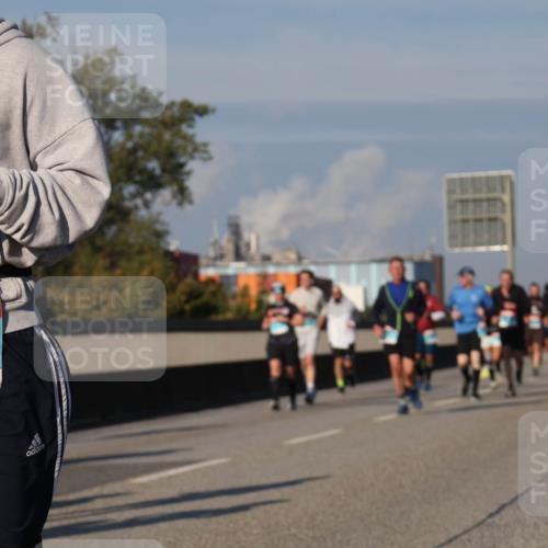 03.10.2025 - Köhlbrandbrückenlauf Luisa Fischer http://msf.ph/oto/9012619 03.10.2025 10:55:44 Position 3 1544 meine-sportfotos.de