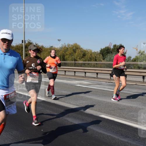03.10.2025 - Köhlbrandbrückenlauf Julia Fischer http://msf.ph/oto/9012620 03.10.2025 13:03:37 Position 3 6416, 5841 meine-sportfotos.de