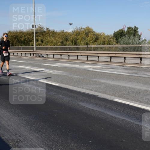 03.10.2025 - Köhlbrandbrückenlauf Julia Fischer http://msf.ph/oto/9012626 03.10.2025 13:03:40 Position 3  meine-sportfotos.de