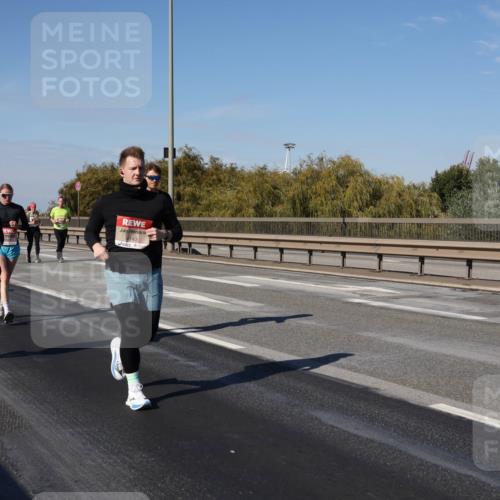 03.10.2025 - Köhlbrandbrückenlauf Julia Fischer http://msf.ph/oto/9012628 03.10.2025 13:03:41 Position 3 4143 meine-sportfotos.de