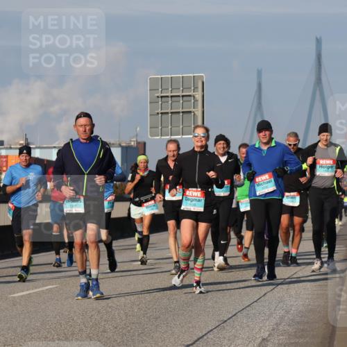 03.10.2025 - Köhlbrandbrückenlauf Luisa Fischer http://msf.ph/oto/9012651 03.10.2025 10:55:47 Position 3 1307, 1636, 3202 meine-sportfotos.de