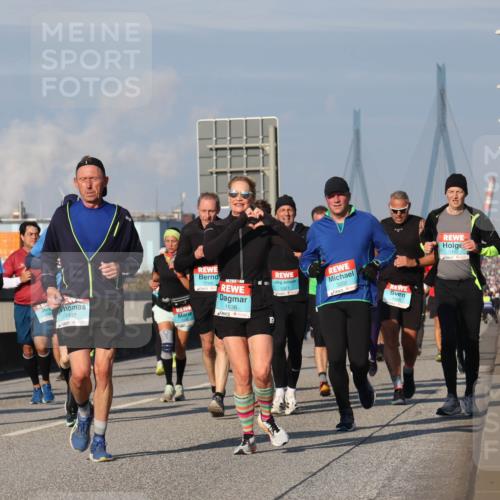 03.10.2025 - Köhlbrandbrückenlauf Luisa Fischer http://msf.ph/oto/9012665 03.10.2025 10:55:48 Position 3 2018, 20, 1307, 1636, 3321, 3202, 1192 meine-sportfotos.de