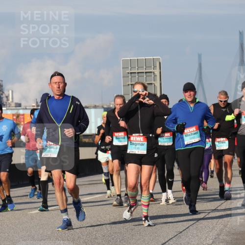 03.10.2025 - Köhlbrandbrückenlauf Luisa Fischer http://msf.ph/oto/9012666 03.10.2025 10:55:48 Position 3 1307, 1786, 1636, 3321, 3202, 143, 1192 meine-sportfotos.de