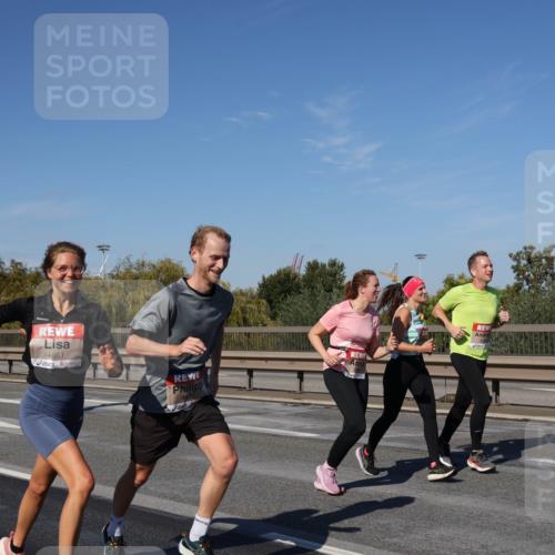 03.10.2025 - Köhlbrandbrückenlauf Julia Fischer http://msf.ph/oto/9012673 03.10.2025 13:03:48 Position 3 4661, 4631 meine-sportfotos.de