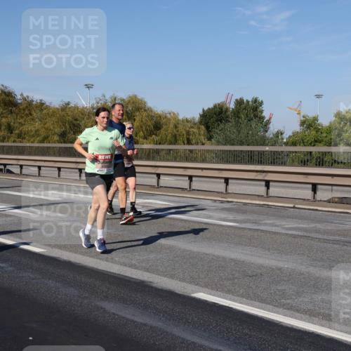 03.10.2025 - Köhlbrandbrückenlauf Julia Fischer http://msf.ph/oto/9012676 03.10.2025 13:03:53 Position 3  meine-sportfotos.de