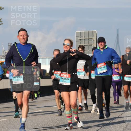 03.10.2025 - Köhlbrandbrückenlauf Luisa Fischer http://msf.ph/oto/9012677 03.10.2025 10:55:49 Position 3 2015, 20, 1307, 178, 1636, 2040, 3202, 1435, 1192 meine-sportfotos.de