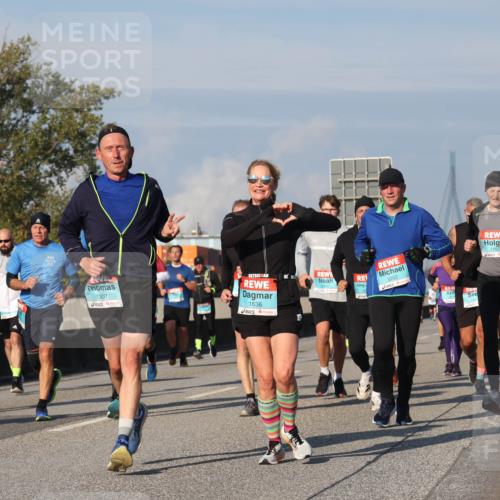 03.10.2025 - Köhlbrandbrückenlauf Luisa Fischer http://msf.ph/oto/9012683 03.10.2025 10:55:50 Position 3 1307, 1636, 3202, 1192, 1 meine-sportfotos.de