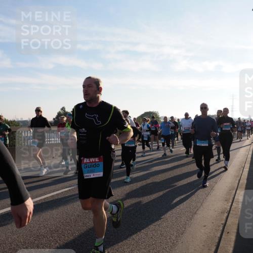 03.10.2025 - Köhlbrandbrückenlauf Fabian Wolf http://msf.ph/oto/9012704 03.10.2025 09:23:26 Position 3 2392 meine-sportfotos.de