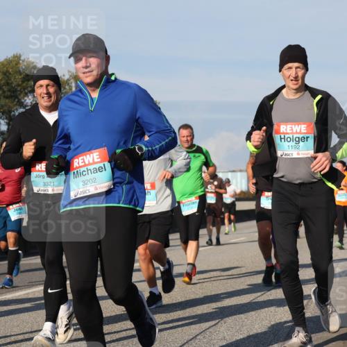 03.10.2025 - Köhlbrandbrückenlauf Luisa Fischer http://msf.ph/oto/9012723 03.10.2025 10:55:54 Position 3 86, 3321, 3202, 1192 meine-sportfotos.de