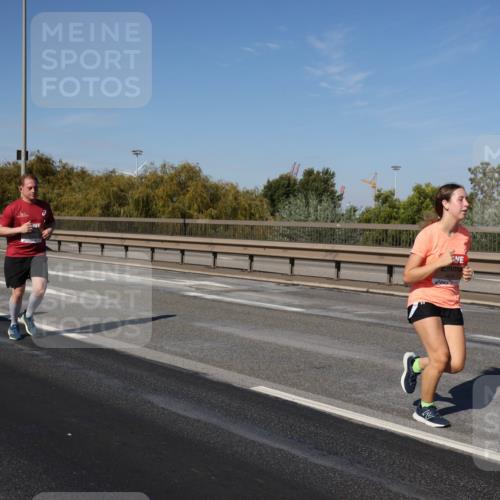03.10.2025 - Köhlbrandbrückenlauf Julia Fischer http://msf.ph/oto/9012729 03.10.2025 13:04:00 Position 3  meine-sportfotos.de