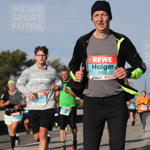 03.10.2025 - Köhlbrandbrückenlauf Luisa Fischer http://msf.ph/oto/9012733 03.10.2025 10:55:55 Position 3 2040, 1192 meine-sportfotos.de