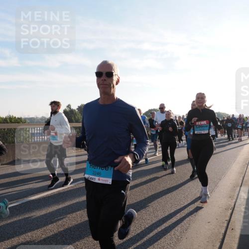 03.10.2025 - Köhlbrandbrückenlauf Fabian Wolf http://msf.ph/oto/9012743 03.10.2025 09:23:28 Position 3 264, 2246, 2270 meine-sportfotos.de