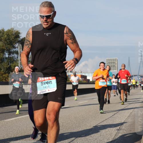 03.10.2025 - Köhlbrandbrückenlauf Luisa Fischer http://msf.ph/oto/9012756 03.10.2025 10:55:57 Position 3 1435 meine-sportfotos.de