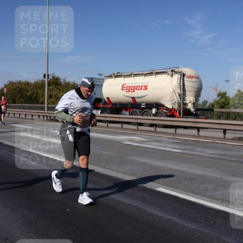 03.10.2025 - Köhlbrandbrückenlauf Julia Fischer http://msf.ph/oto/9012759 03.10.2025 13:04:04 Position 3 5265, 994 meine-sportfotos.de