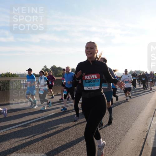 03.10.2025 - Köhlbrandbrückenlauf Fabian Wolf http://msf.ph/oto/9012766 03.10.2025 09:23:28 Position 3 2270, 769 meine-sportfotos.de