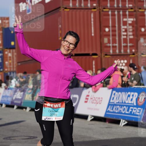 03.10.2025 - Köhlbrandbrückenlauf Michael Burmester http://msf.ph/oto/9012770 03.10.2025 10:13:10 Ziel 1260, 1388, 1621, 3146, 3186, 3197, 3375, 3798 meine-sportfotos.de