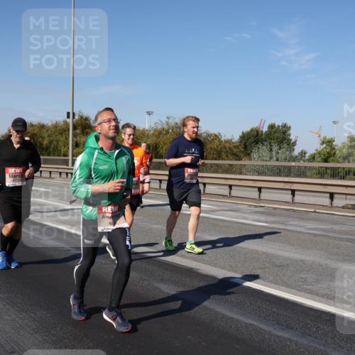 03.10.2025 - Köhlbrandbrückenlauf Julia Fischer http://msf.ph/oto/9012787 03.10.2025 13:04:08 Position 3 4779, 48 meine-sportfotos.de