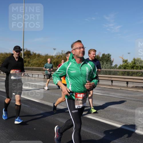 03.10.2025 - Köhlbrandbrückenlauf Julia Fischer http://msf.ph/oto/9012792 03.10.2025 13:04:09 Position 3 48 meine-sportfotos.de